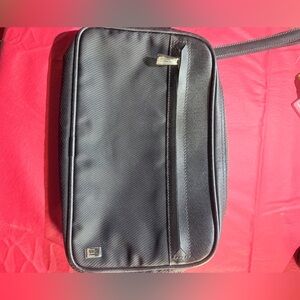 Dunhill travel bag. Excellent condition.